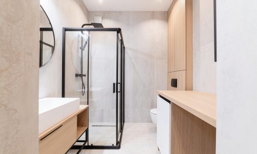 Kwadratowe kabiny prysznicowe – kiedy warto zdecydować się na taki model?